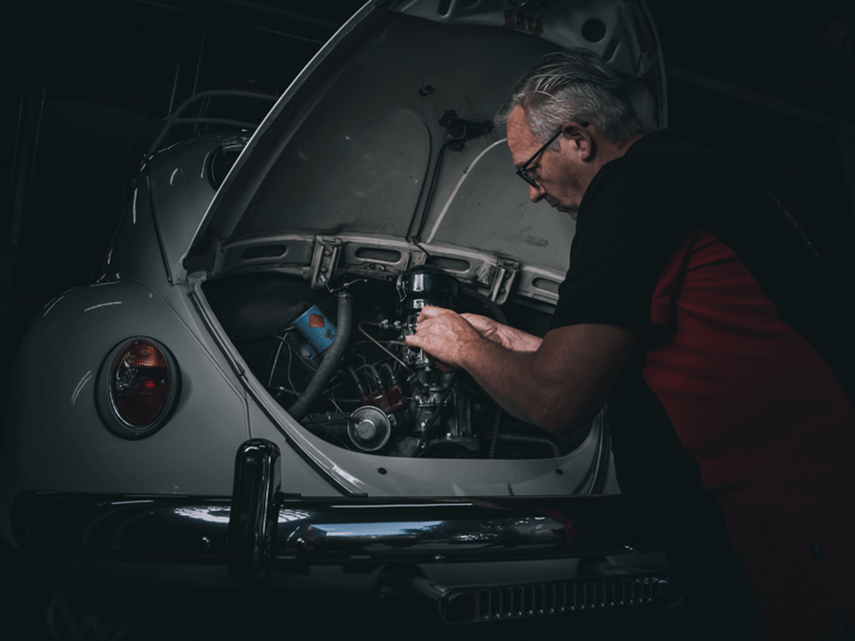 Onderhoud / Harry's Vintage Garage HET Adres voor onderhoud aan uw klassieke voertuigen en oldtimers. Bij ons is uw oldtimer in goeden handen