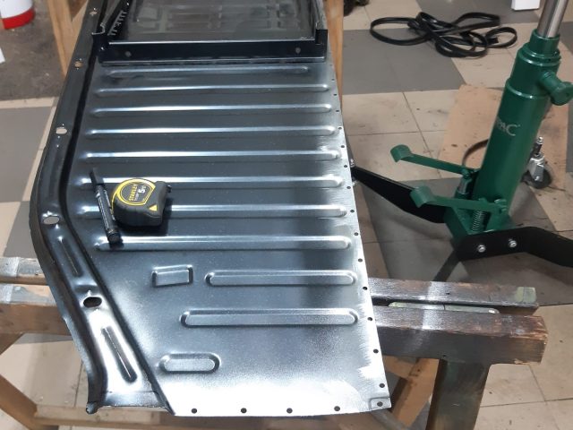 preparing floor and pans for Welding VW Beetle Floor-pans