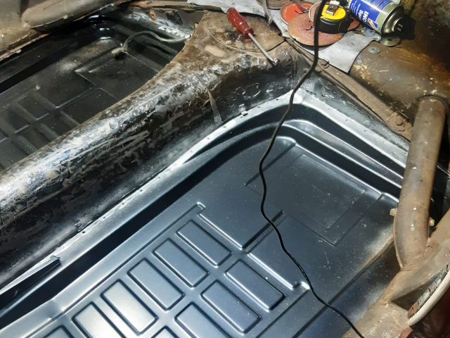 installing and Welding VW Beetle Floor-pans